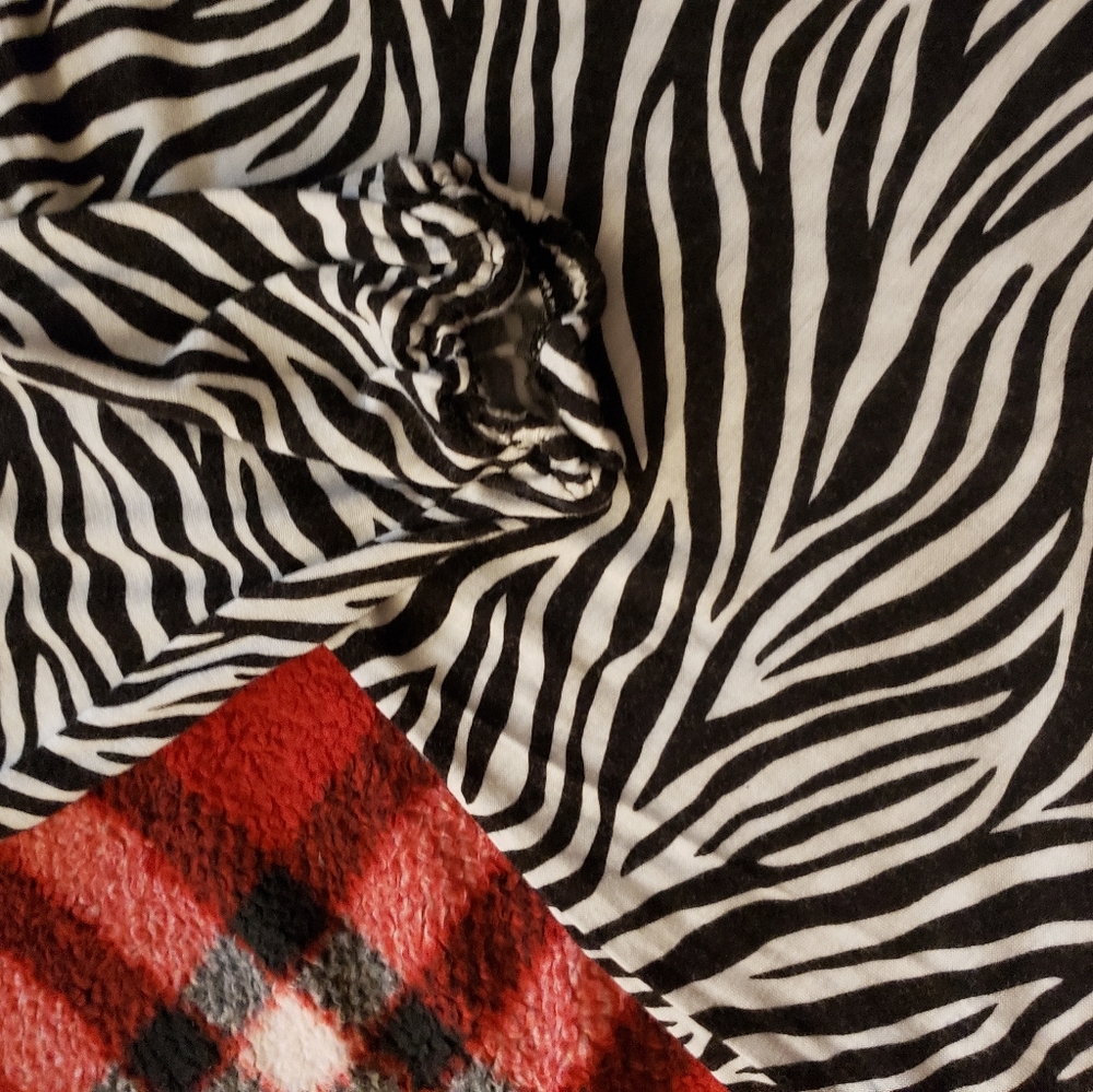 Michael Kors "Zebra Print" top - Picture 8 of 12